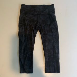 Lululemon Fast and Free crop 19" non reflective camo print